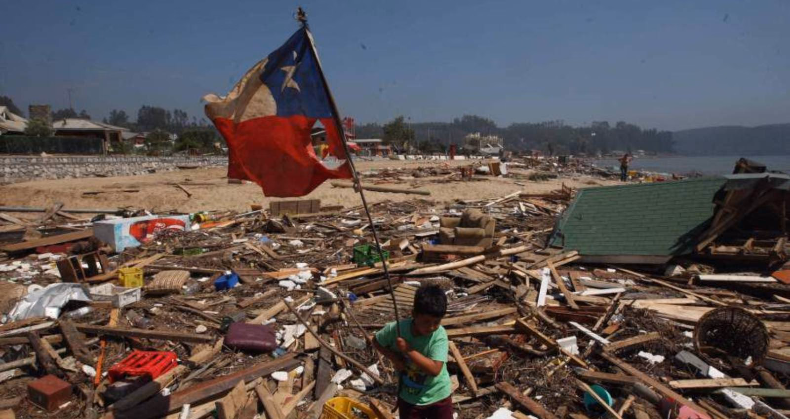 ¿Cuál fue el impacto del terremoto y tsunami de 2010 en el país?