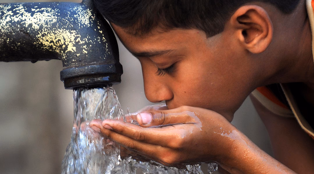 ¿Qué pasa si tomo agua contaminada?