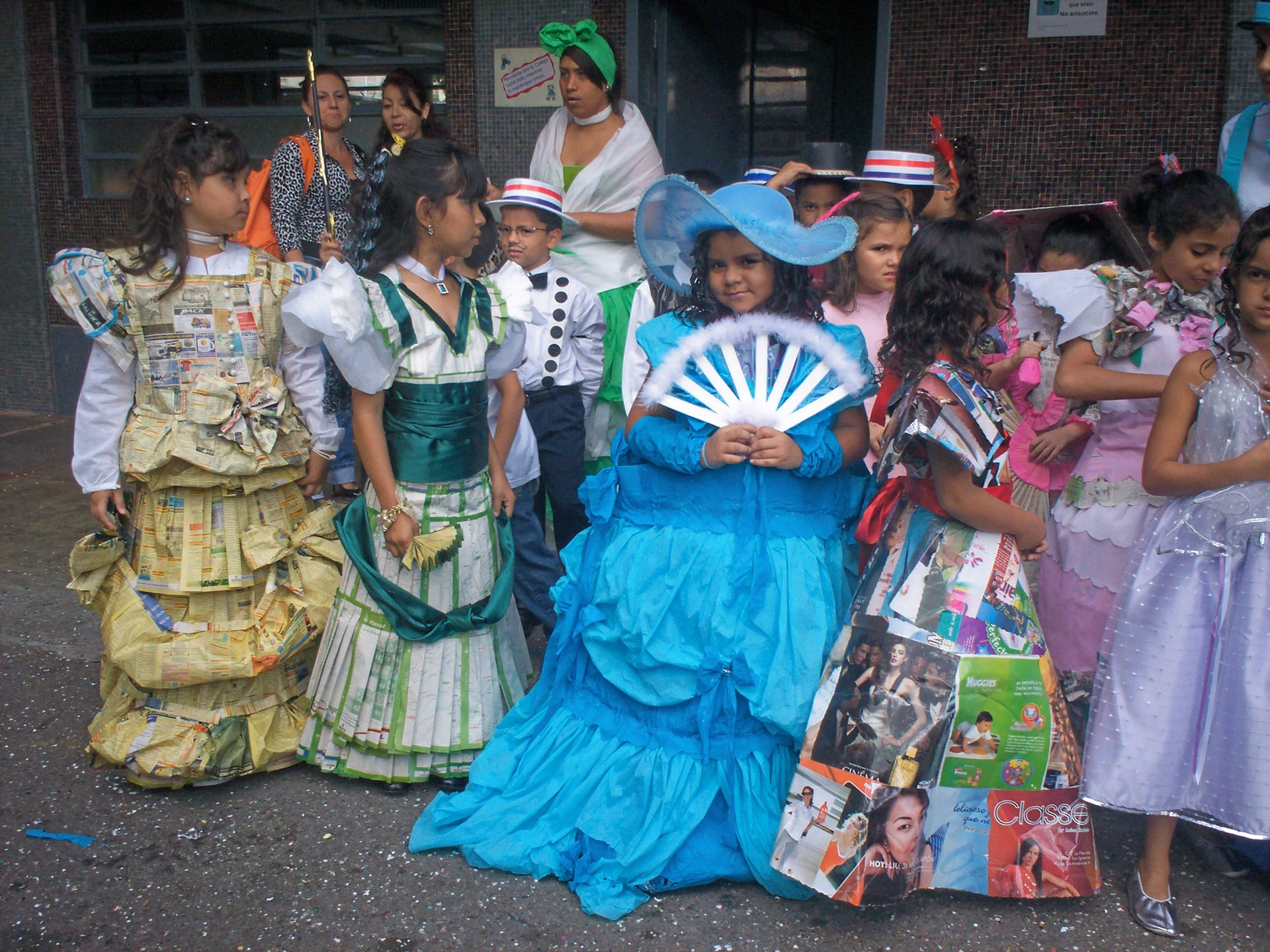 ¿Cómo era el traje de la dama antigua?