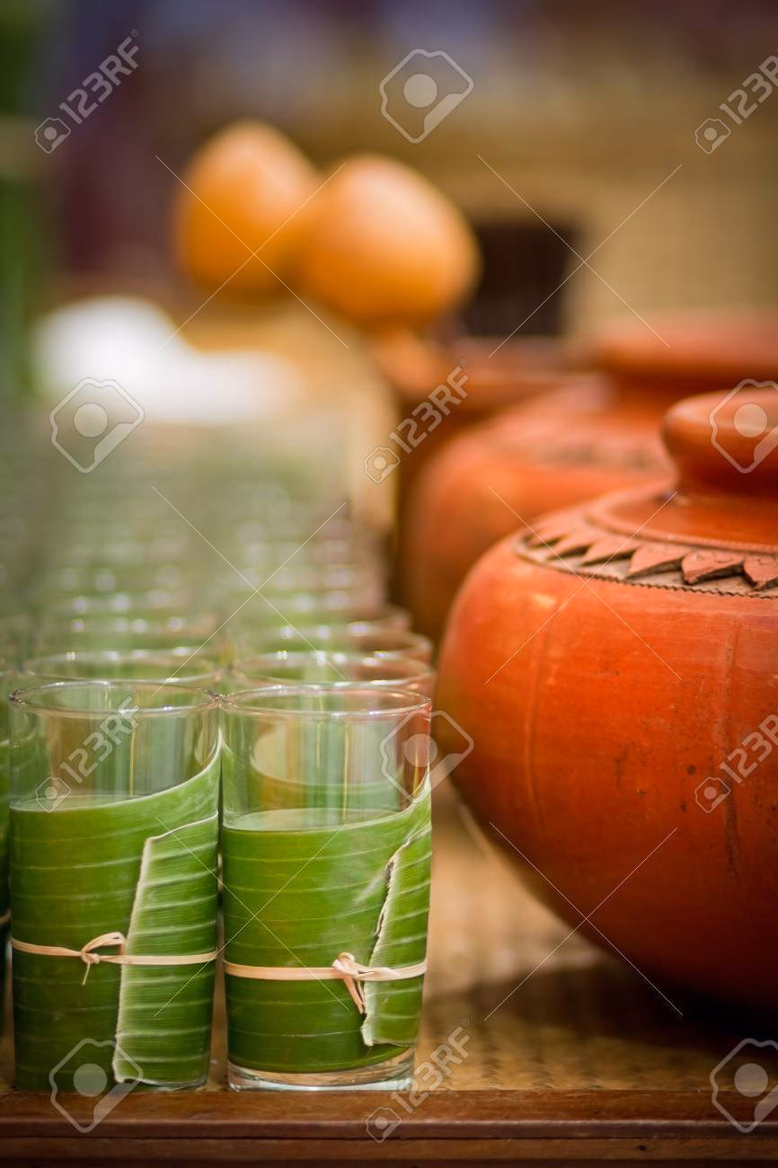 ¿Cuál es la aportación mínima diaria del agua del vaso?