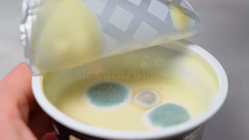 ¿Qué puede causar el deterioro de los yogures?